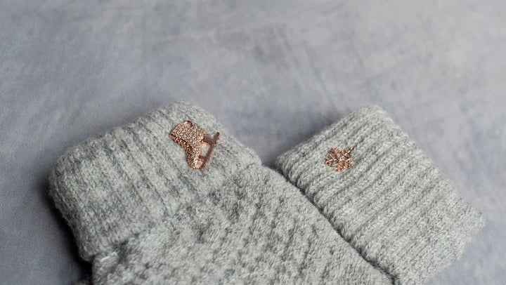 The Gliding Gloves